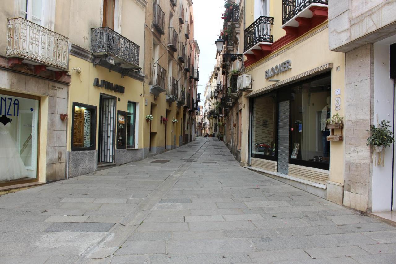 Via Cavour 19, Camere Del Conte Iglesias Εξωτερικό φωτογραφία
