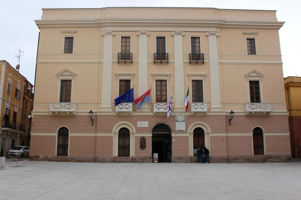 Via Cavour 19, Camere Del Conte Iglesias Εξωτερικό φωτογραφία