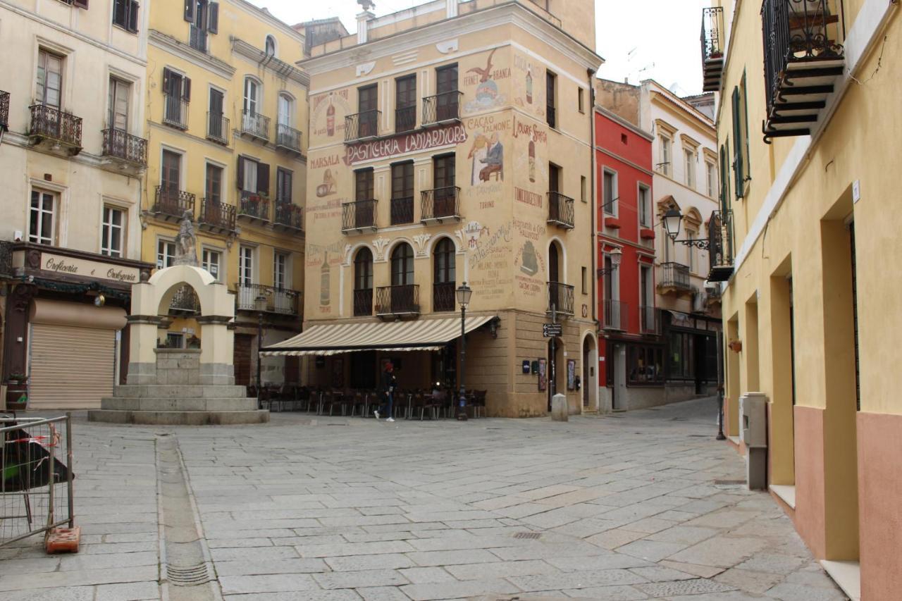 Via Cavour 19, Camere Del Conte Iglesias Εξωτερικό φωτογραφία