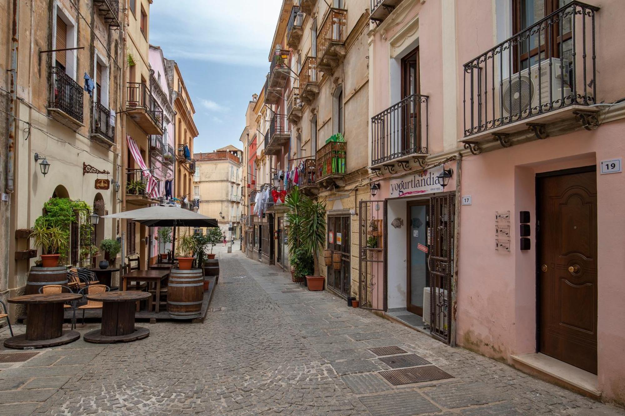 Via Cavour 19, Camere Del Conte Iglesias Εξωτερικό φωτογραφία